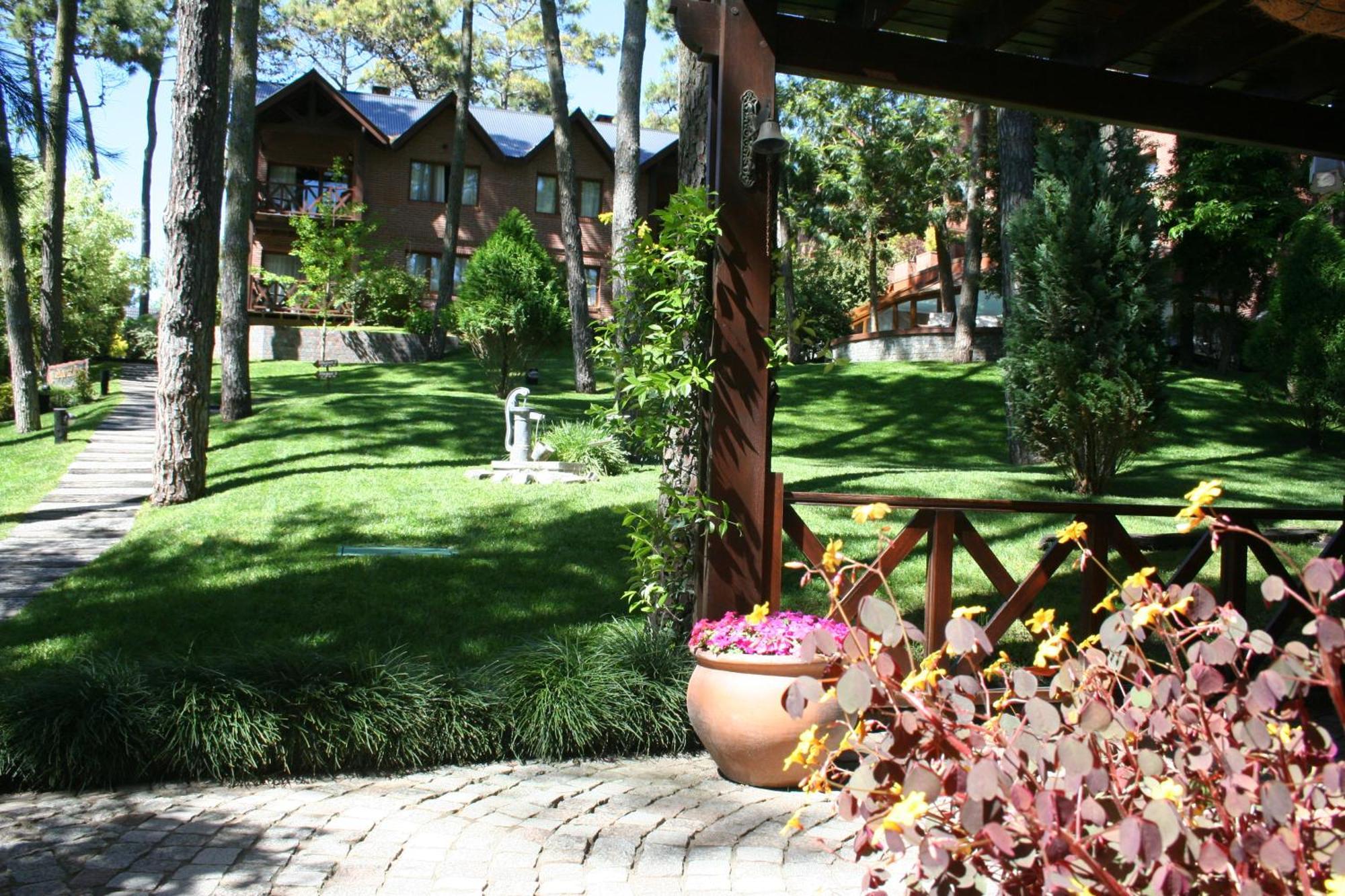 Refugio Del Bosque Villa Carilo Exteriör bild